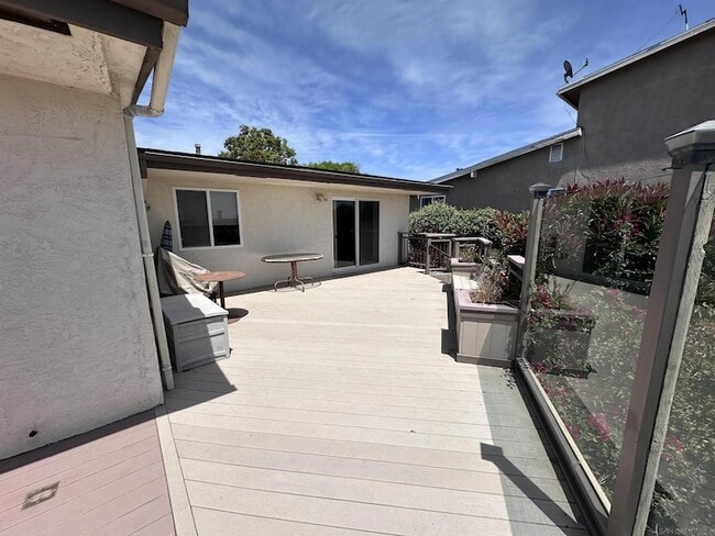 Building Photo - 3539 Mt Laurence Dr