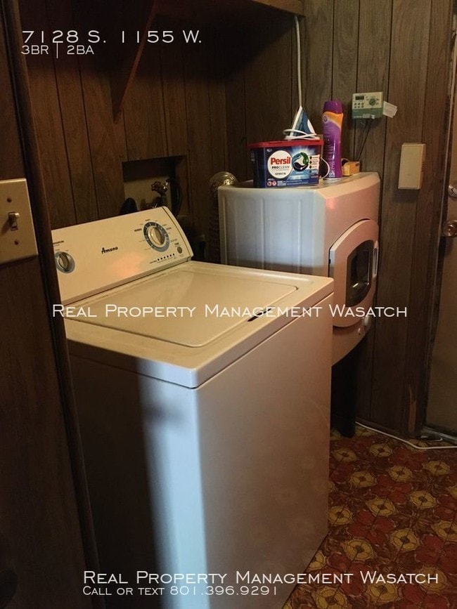Building Photo - 3 Bedroom Mobile Home in West Jordan