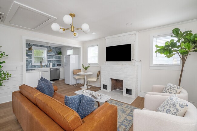 Primary Photo - Maupas Newly Renovated Furnished Townhouse