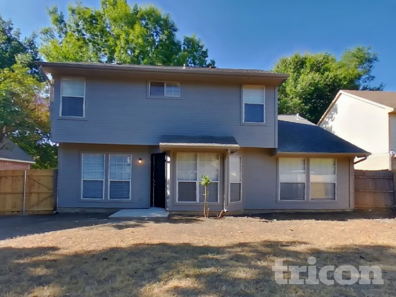 Building Photo - 305 Meandering Way