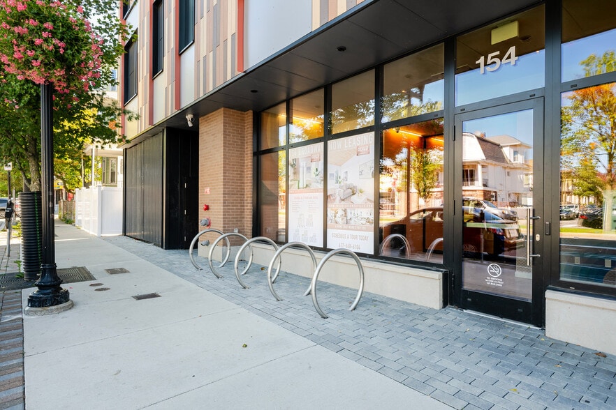 Building Photo - 154 Broadway