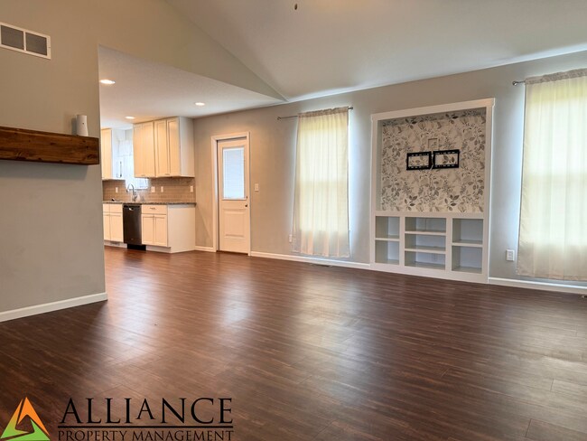 Building Photo - Beautiful Home in Rock Creek School District!