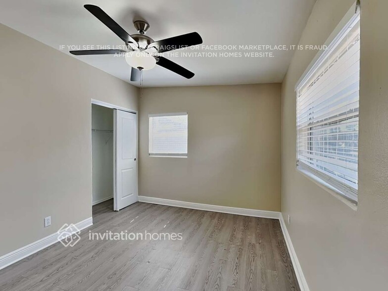 Building Photo - 5218 Grandview Dr