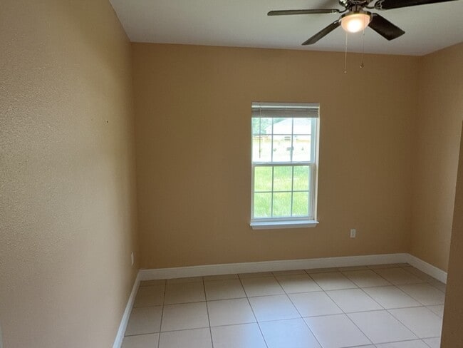Building Photo - 5017 SW 165th Street Rd