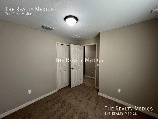 Building Photo - 22 Locust Loop Dr