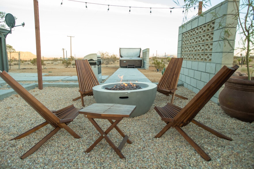 Building Photo - 2088 Acoma Trl