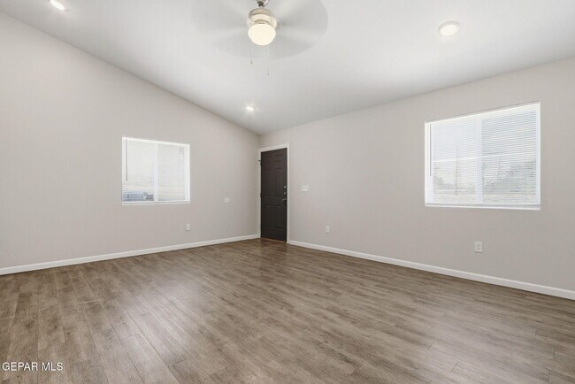 Building Photo - 8761 Lawson St