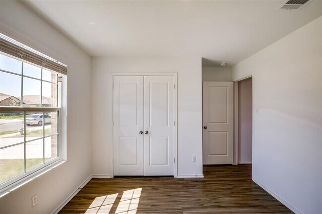 Building Photo - 614 Milliner Lp