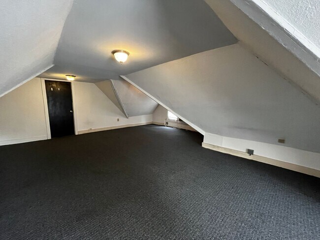 Building Photo - 1476-1478 Michigan Ave.   Mgt