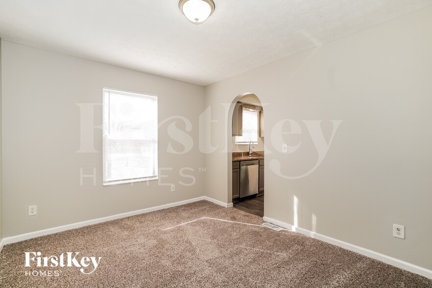 Building Photo - 391 Oak Village Dr