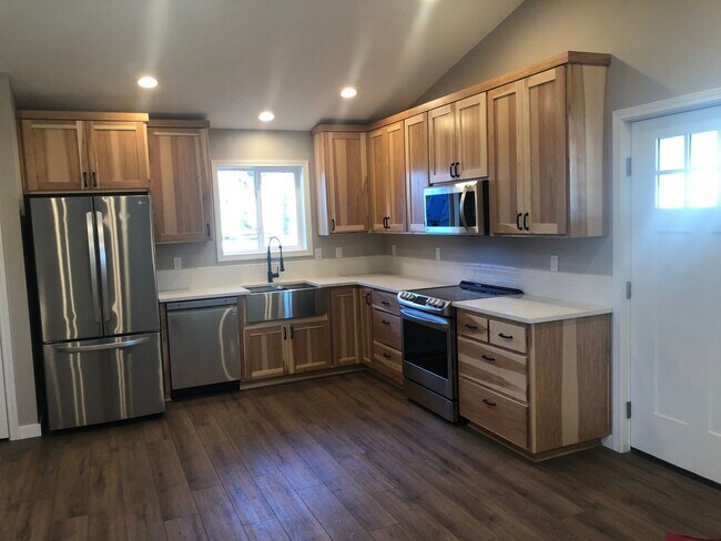 Building Photo - Beautiful 1 bedroom 1 bath house in Springfield!