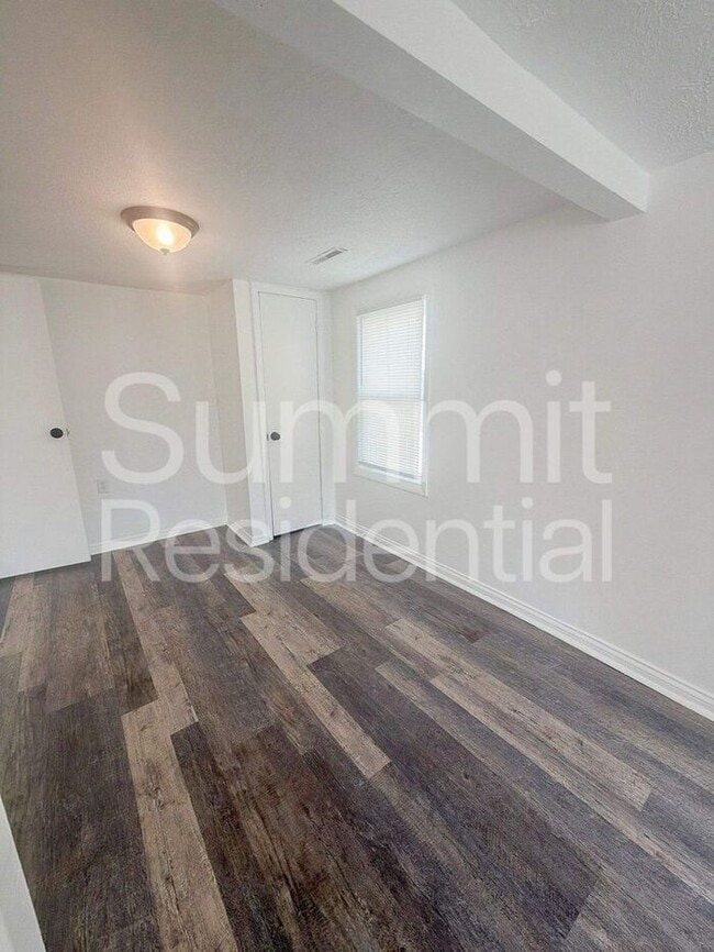 Building Photo - 2 bedroom 1 bathroom Home in Mansfield!!