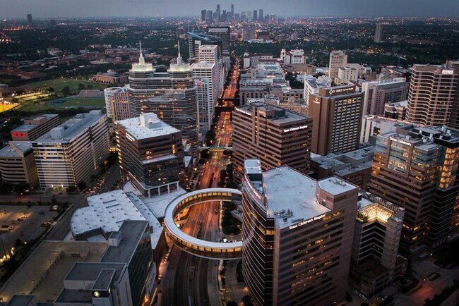 Building Photo - 315 Branard St