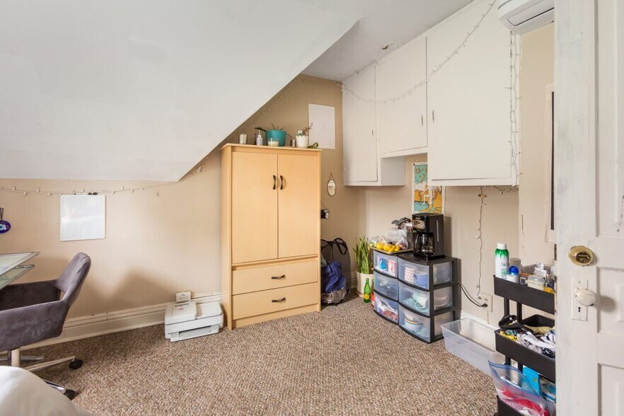 3rd floor single room view 2, $869. - 433 Hamilton Pl
