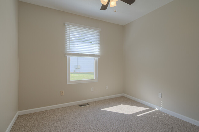 Bedroom 3 - 1 - 191 Clover Valley Cir