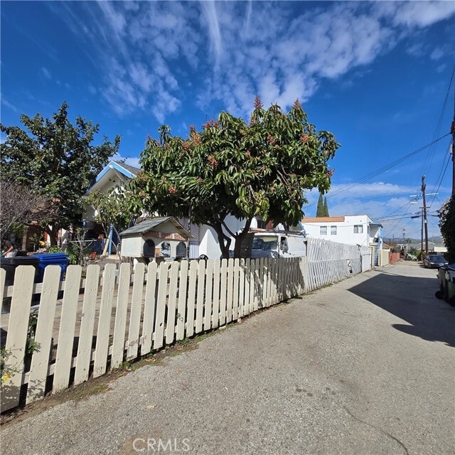 Building Photo - 5517 Barton Ave