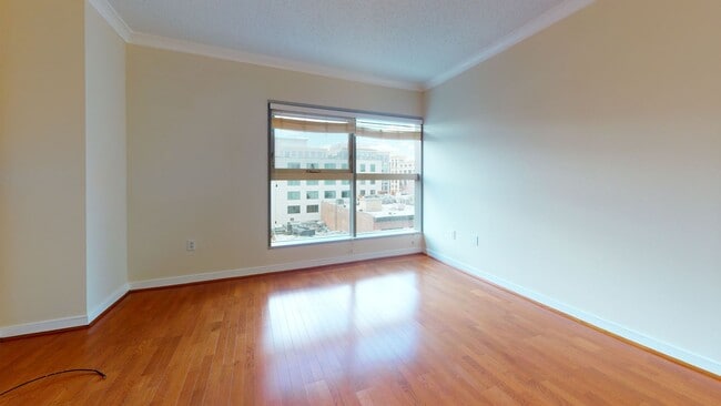 Building Photo - Chinatown 2 Bedroom 2 Bathroom In Amazing Centralized Building-Amenities Galore! Pets Welcomed!