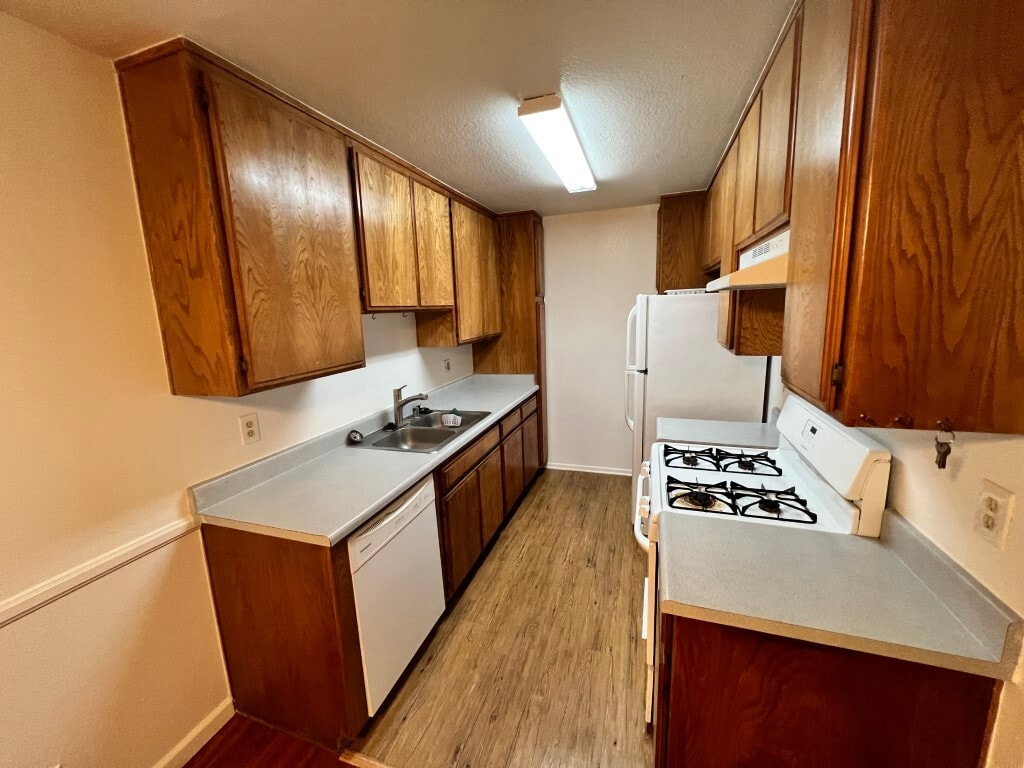 Building Photo - 3335 Keystone Ave