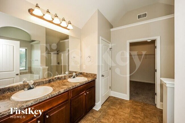 Building Photo - 9172 Overlook Dr