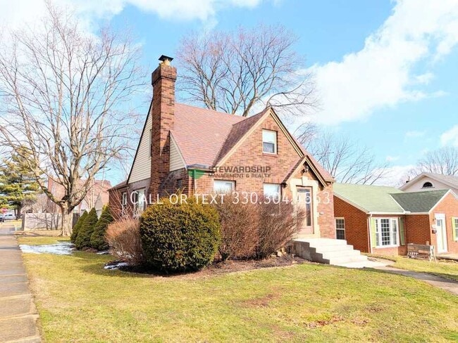 Building Photo - 1303 23rd St NE