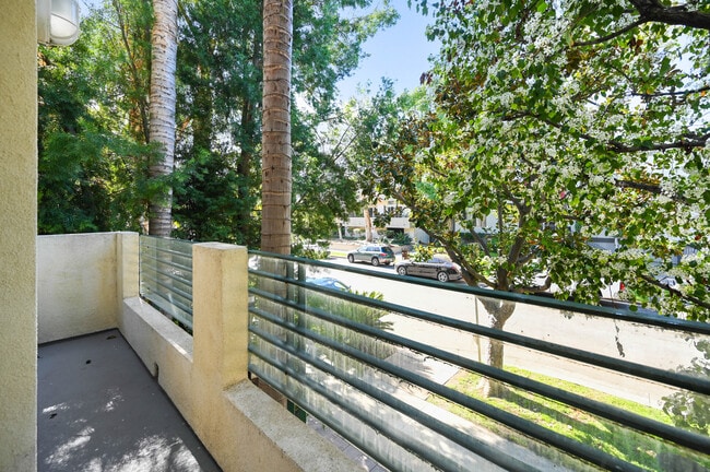 Building Photo - 4620 Vista Del Monte Ave