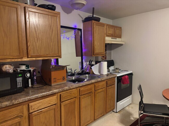 Building Photo - 1071 Kathryn