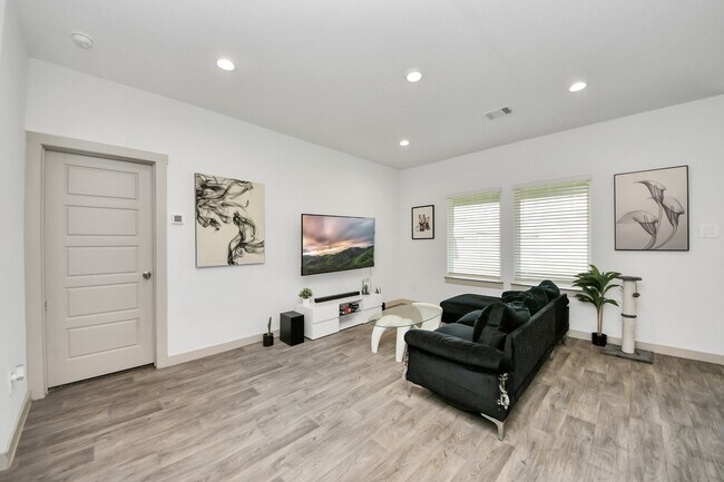 Building Photo - 7706 Caspian Rnch Dr