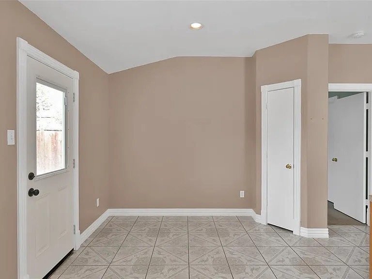 Building Photo - 731 Remwick Dr