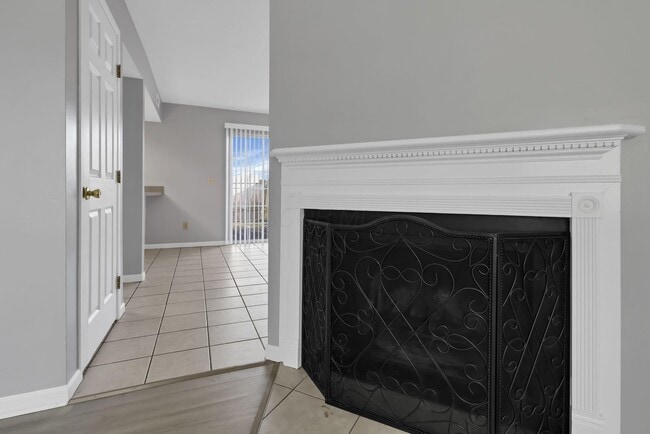 Building Photo - 1642 Park Row Dr