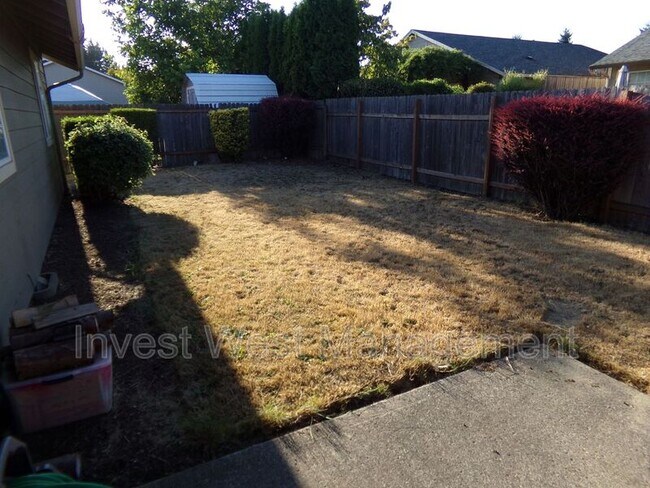 Building Photo - 1210 NE 163rd Ct