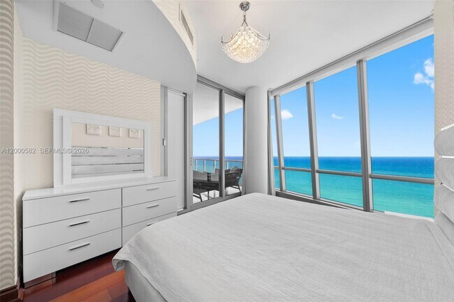 Building Photo - 17121 Collins Ave