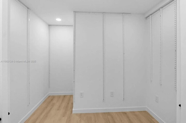 Building Photo - 5191 SW 67th Ave