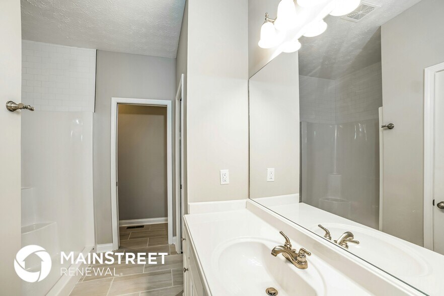 Building Photo - 9137 River Trail Dr