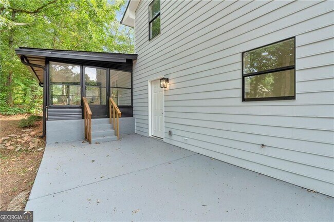 Building Photo - 5303 Kemper Pl
