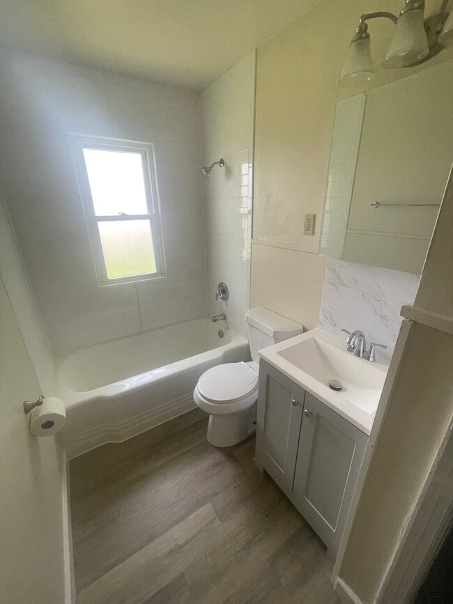 Bathroom - 1537 Boones Lick Rd