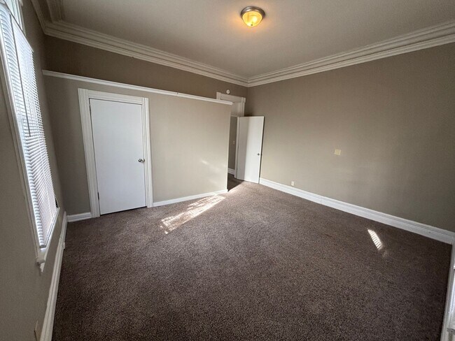 Building Photo - 1023/1025 N Campbell Ave