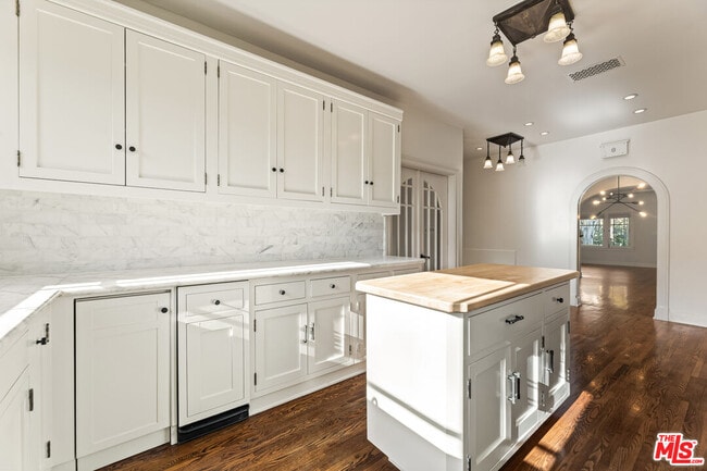 Building Photo - 602 11th St