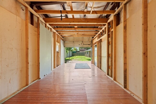 Building Photo - 4014 Mona Lee Ln