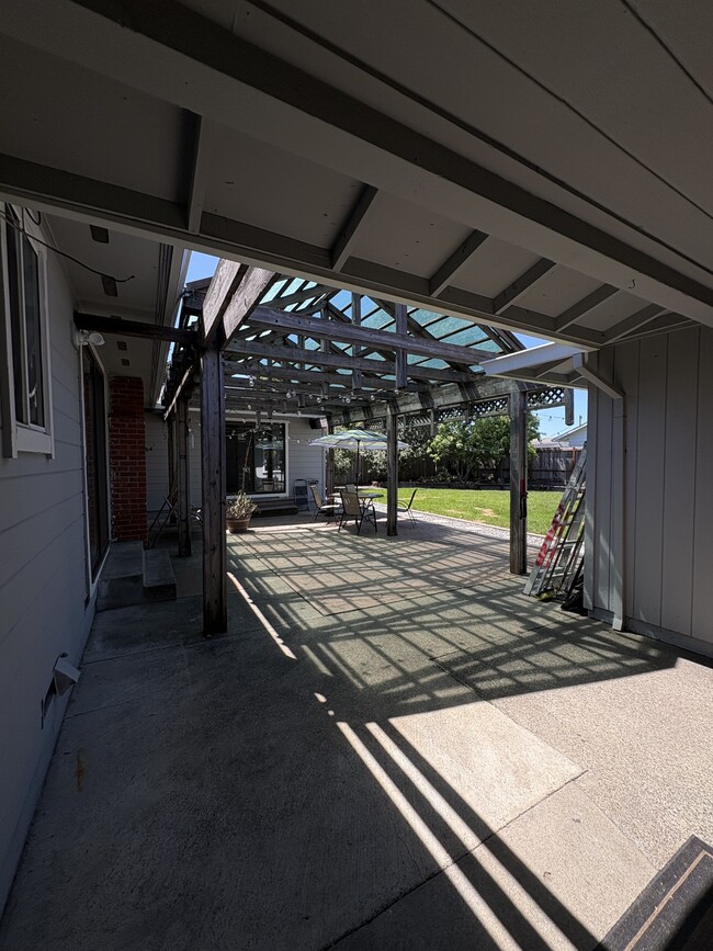 Building Photo - 507 Benicia Dr