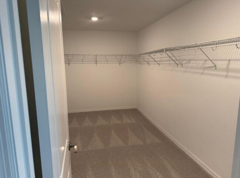 Building Photo - 76 Citrine Loop