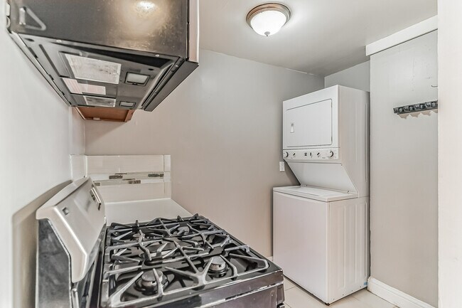 Building Photo - 24488 Edith St