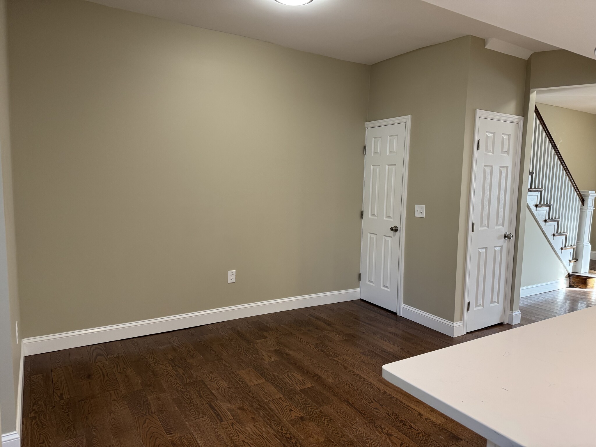 Building Photo - 604 N Augusta Ave