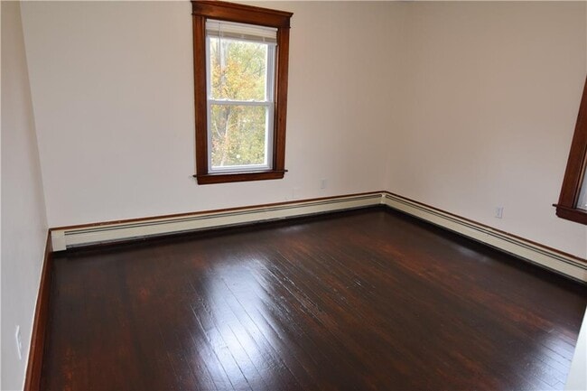 Building Photo - 818 Bernon St