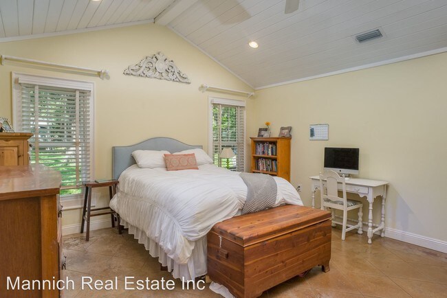 Building Photo - 3 br, 2 bath House - 104 Mershon St.