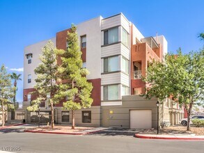 Building Photo - 67 E Agate Ave