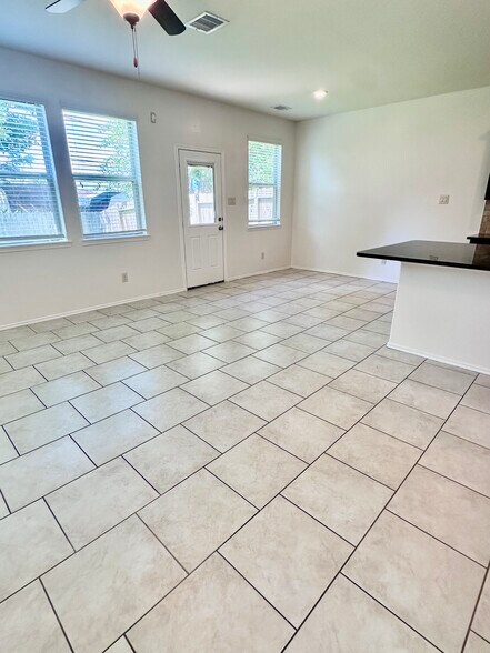 Building Photo - 6430 Stoney Creek Dr