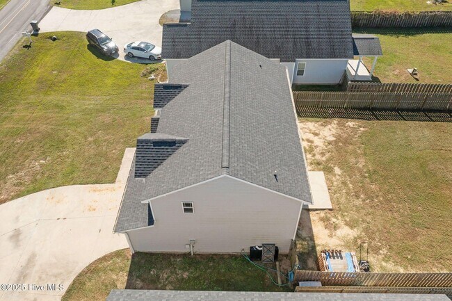 Building Photo - 216 Shell Rock Landing Rd