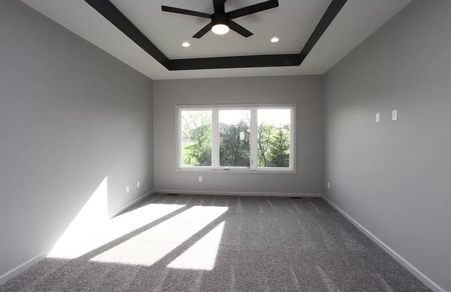 Building Photo - Beautiful 5 Bed/3 Bath House Available February 1st, 2026!