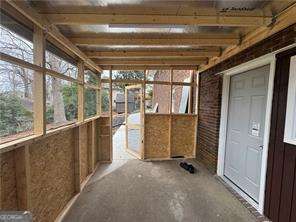 Building Photo - 5971 Robin Hood Ln