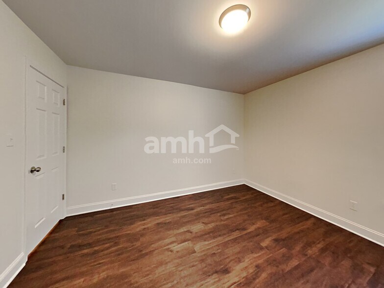 Building Photo - 15541 Normans Landing Dr